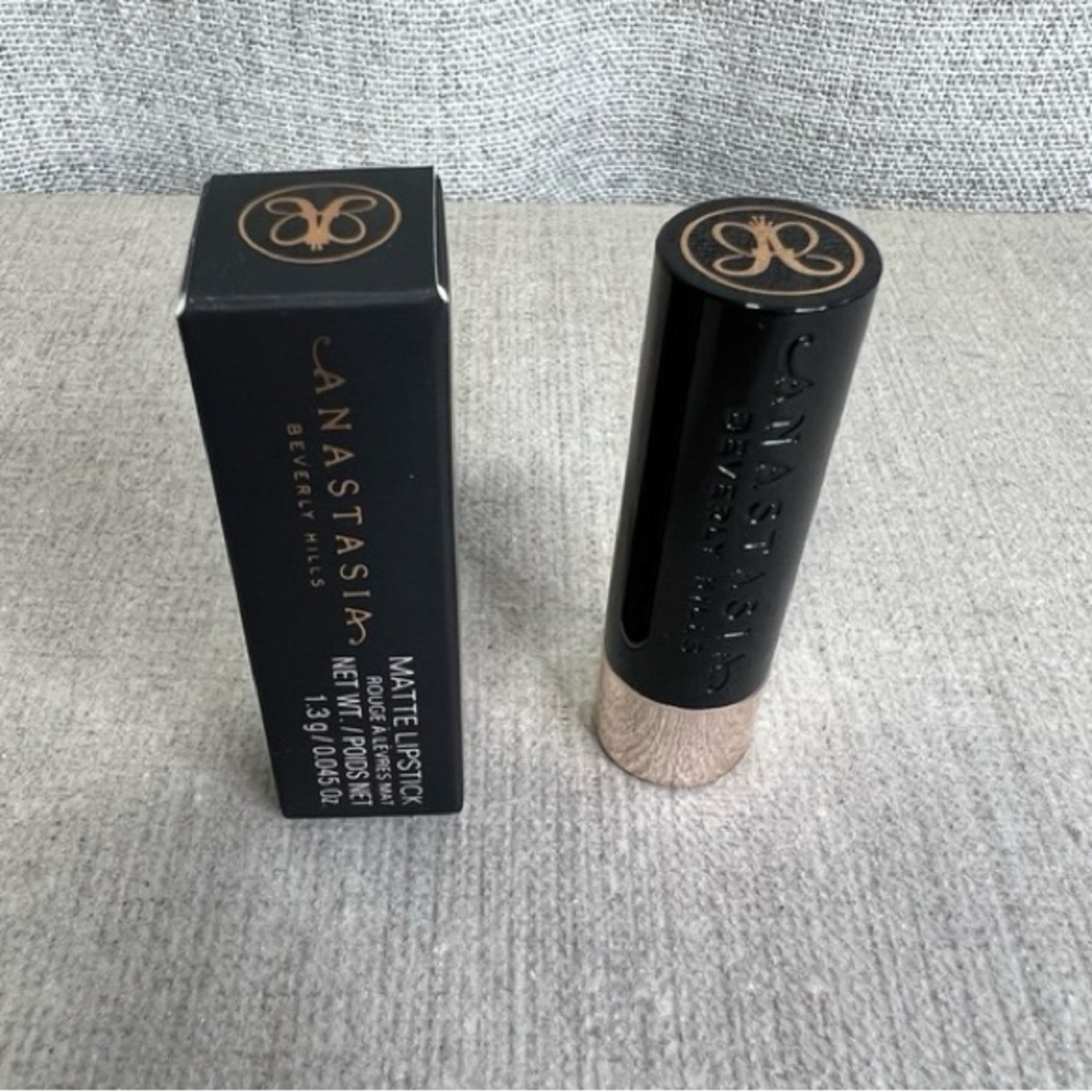 ❤️ Anastasia Beverly Hills Matte Lipstick Mini in Dead Roses - Picture 4 of 6